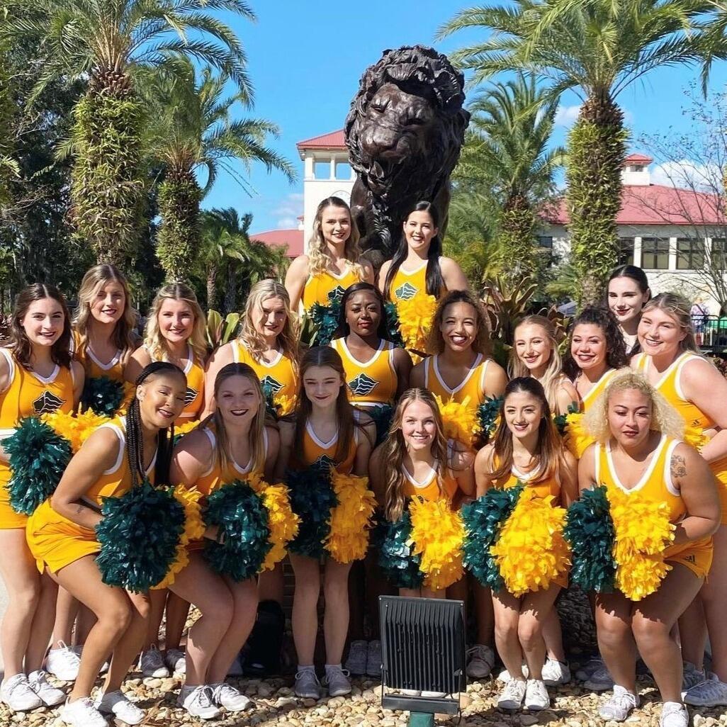 Cheerleading Team Saint Leo University